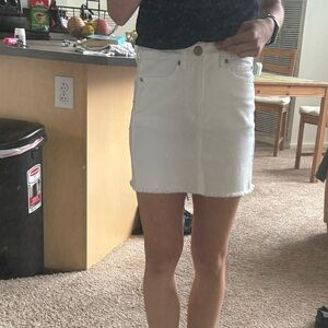 American Eagle white jean skirt good condition